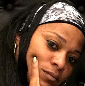 Meet your Posher, Yanet